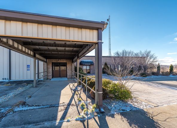279 Cw Ave, Grayson, KY 41143